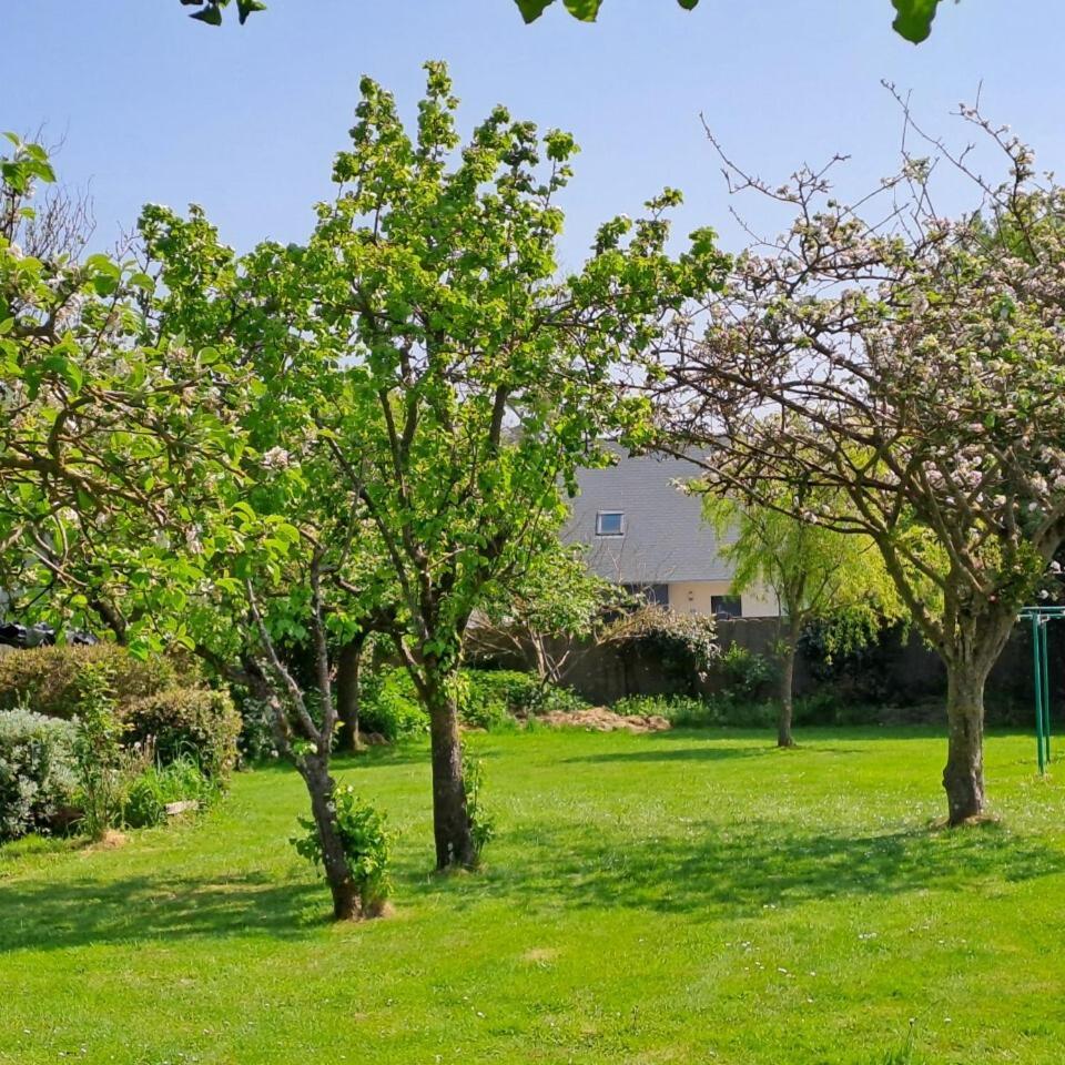 Gite Le Lac Cherrueix Exterior photo